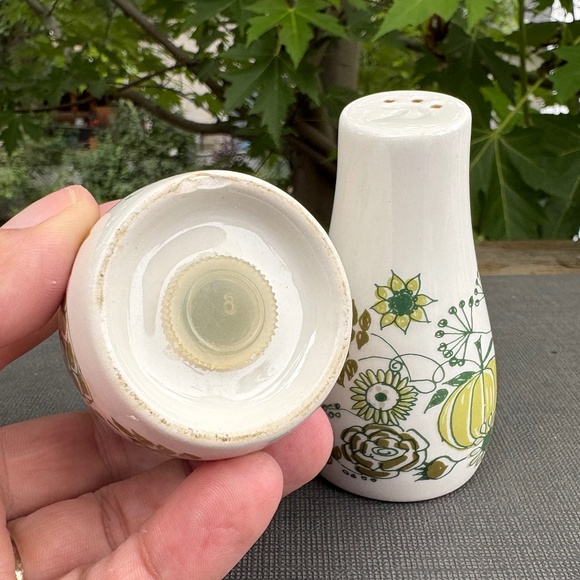 Figgjo Flint Turi-Design Market Salt & Pepper Shaker Set - Picture 2 of 5